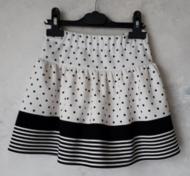 Black and white skirt 